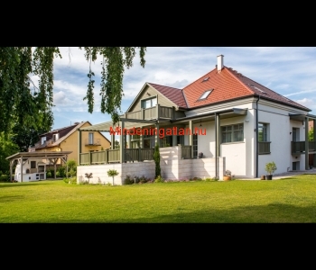 Szép villa Almádiban